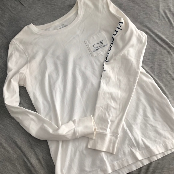 white vineyard vines long sleeve - Picture 2 of 9